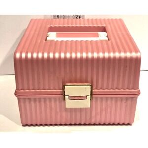 Sassaby Makeup Case - Model 101  Cosmetic Ca se -PEARL PINK Plastic VINTAGE